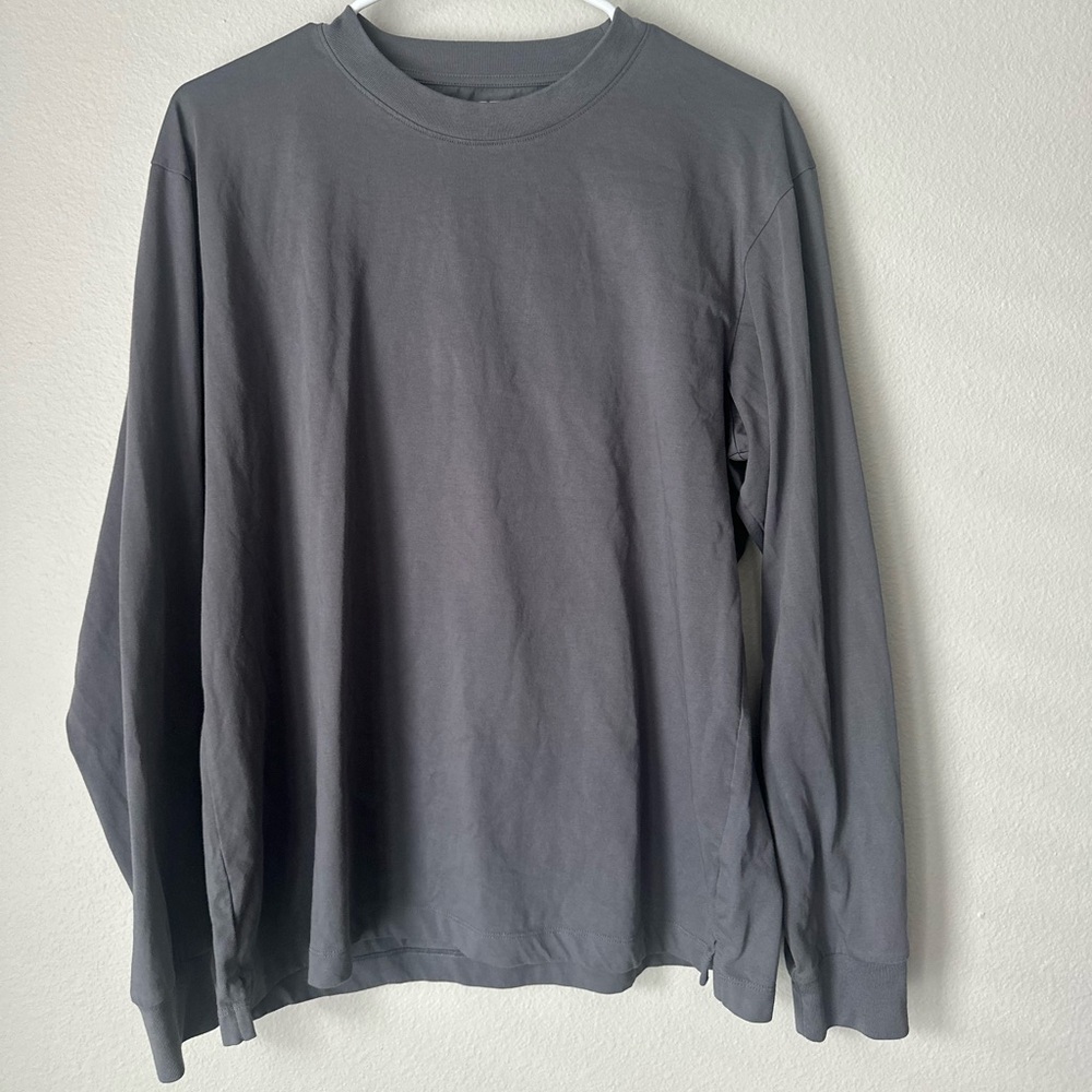 Uniqlo Men's Gray Long Sleeve Shirt - size medium